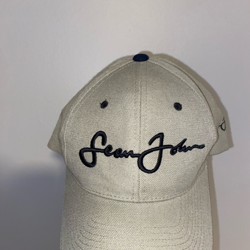 Sean John Beige Cap